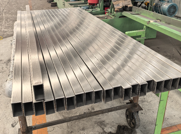 伊春建筑工程行业用不锈钢无缝钢管